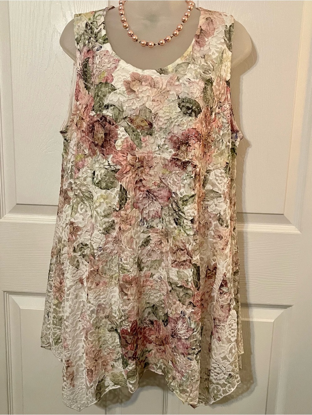 NWT CAL STYLE Sleeveless Floral Lace Tunic in Blush and Olive SIZE LARGE